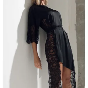 Maxi Tee com Renda Nazz Preta